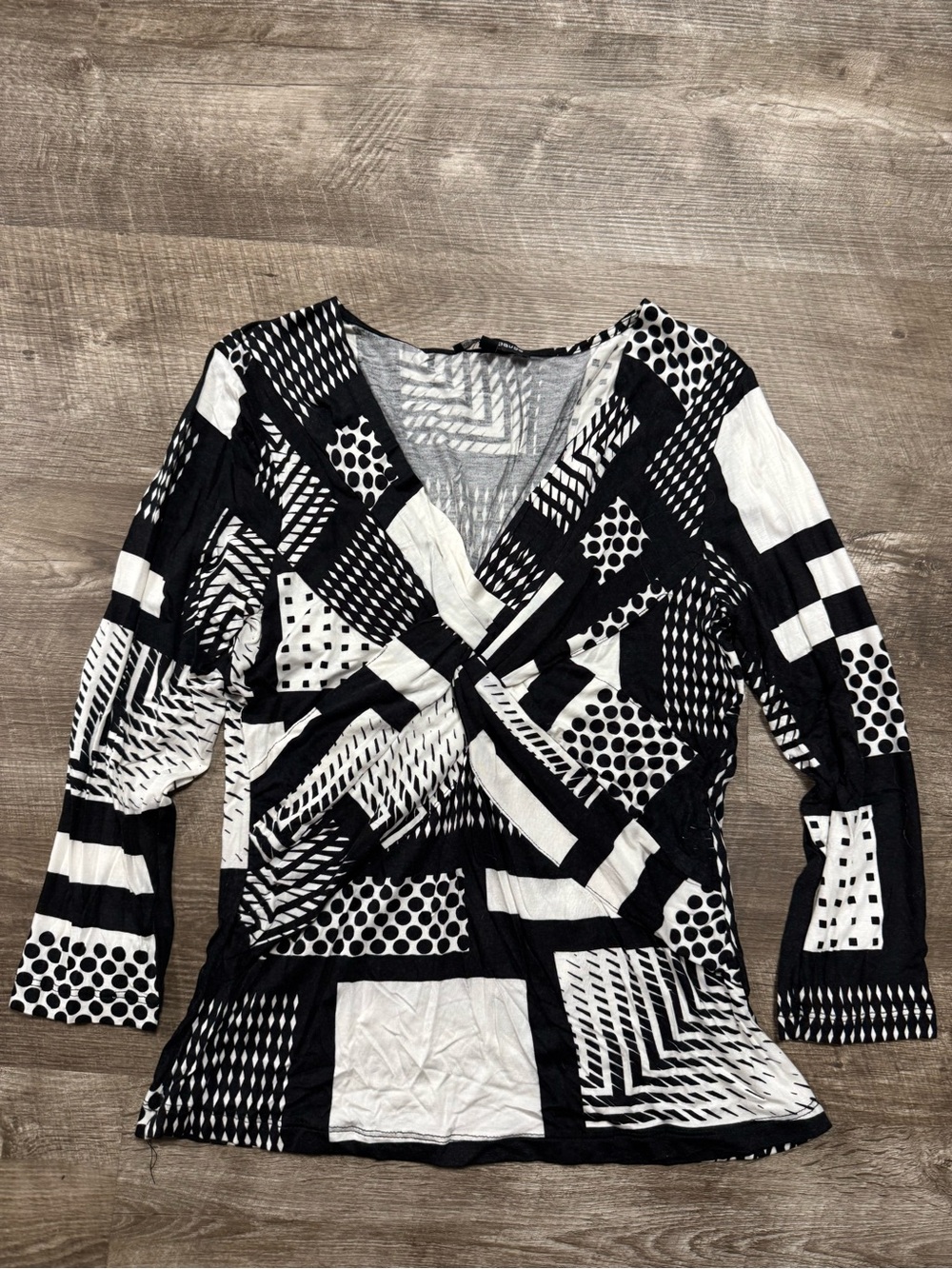 Cable & Gauge Black & White Quarter Sleeve Top